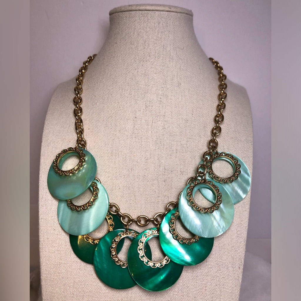 Gorgeous Shades Of Green Mop Statement Necklace 18$